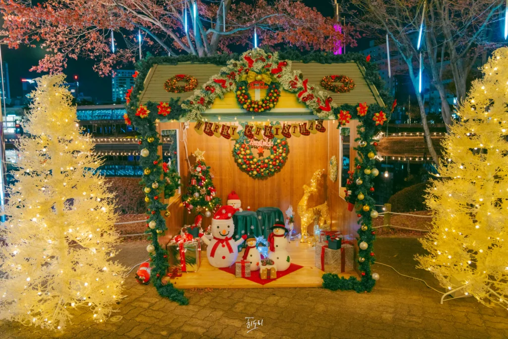 A Cozy Night Under Warm Lights: Experiencing the Ulsan Christmas Market