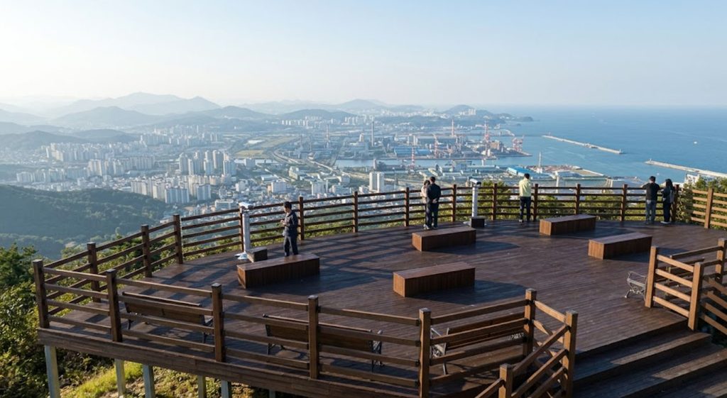 울산 무룡산 정상 전망쉼터