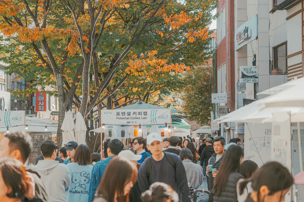 성남동 커피페스티벌 거리를 가득 메운 사람들