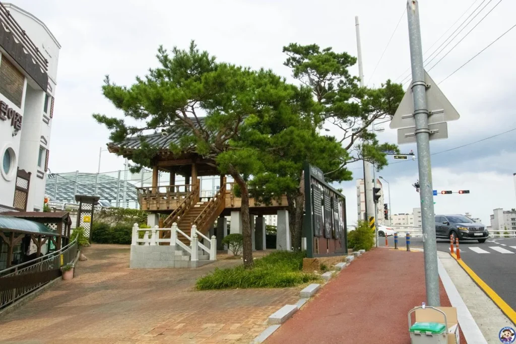 동천강이 훤히 보이는 '반구정' 정자를 아시나요? 동천강이 훤히 보이는 '반구정' 정자를 아시나요?