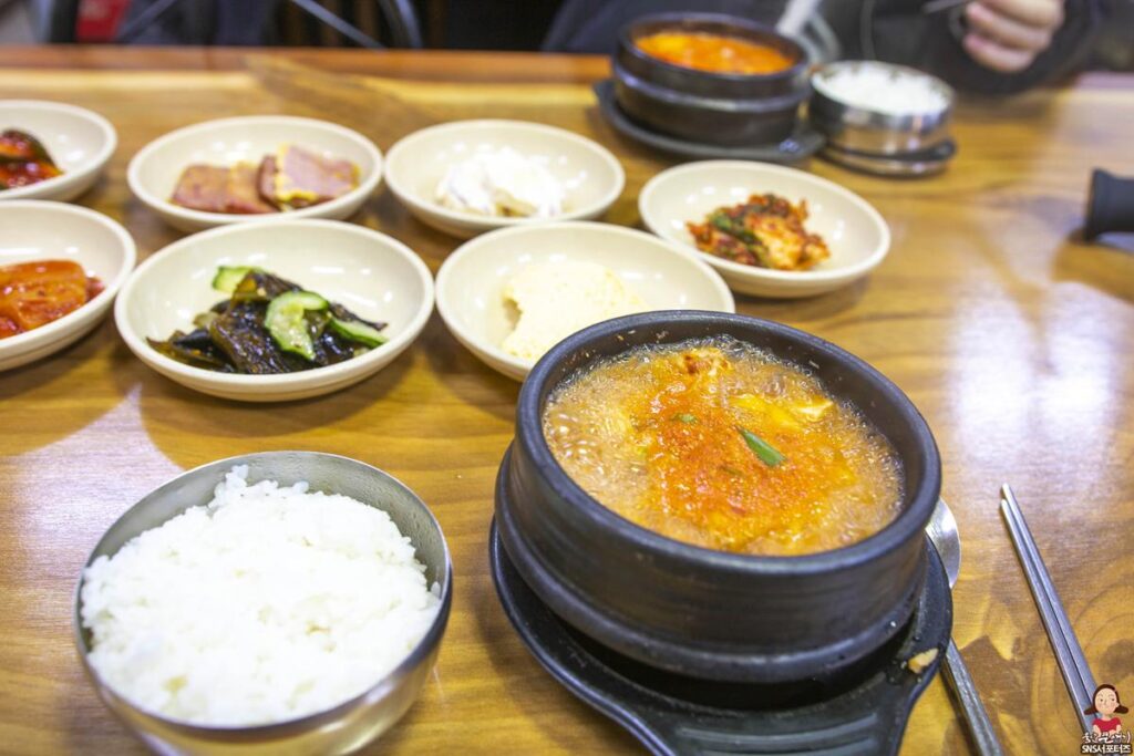 울산 중구 중앙시장에서 즐길수 있는 곰장어 골목길 사진 16