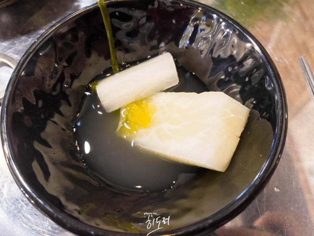 울산 맛있는 고깃집! '동치미' 고기한점 올리고 동치미 하나 올리고 냠냠~ 사진 5