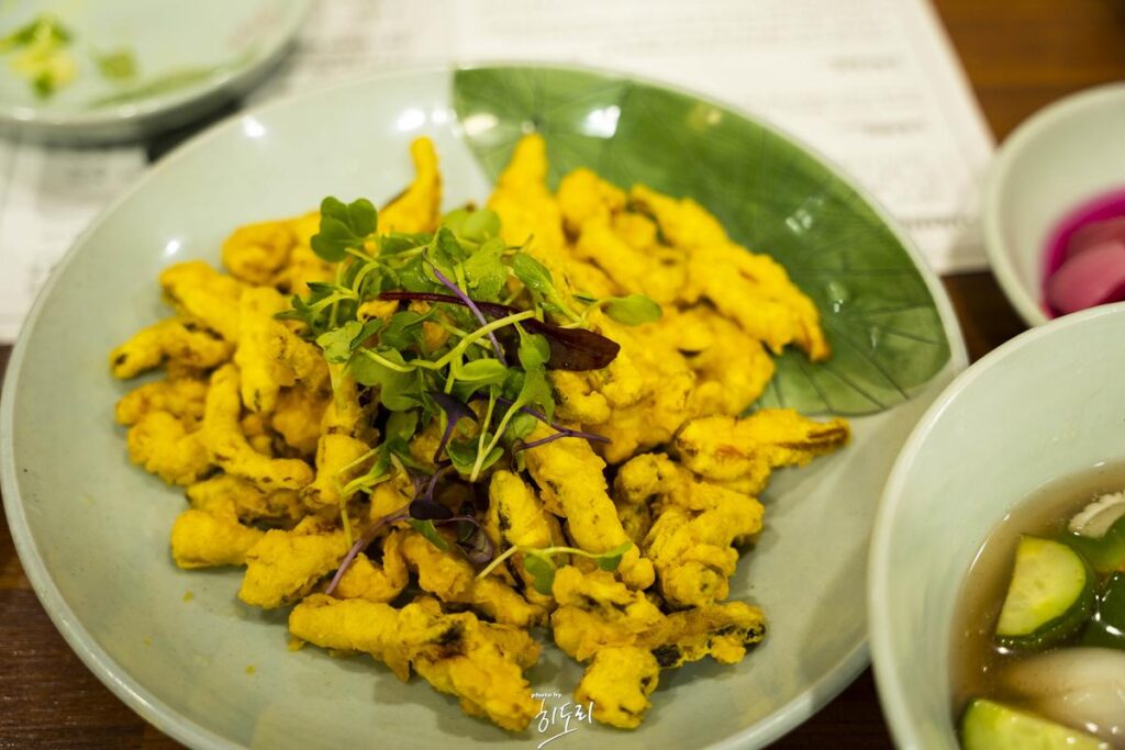 순천맛집 '나눌터' 버섯을 이용한 탕수! 도토리를 이용한 수제비! 로컬푸드의 정석 사진 7