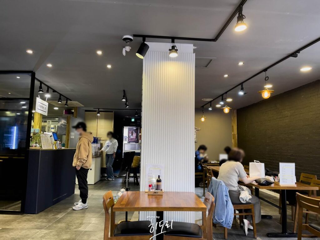 울산 성남동 맛집 - 돈까스 모밀 맛집 메차쿠차 (훨씬 넓은곳으로 이전했어요~) 사진 6