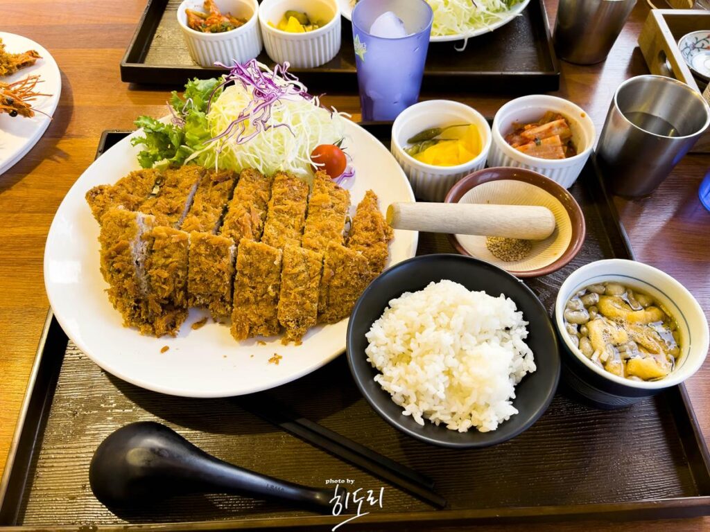 울산 성남동 맛집 - 돈까스 모밀 맛집 메차쿠차 (훨씬 넓은곳으로 이전했어요~) 사진 8