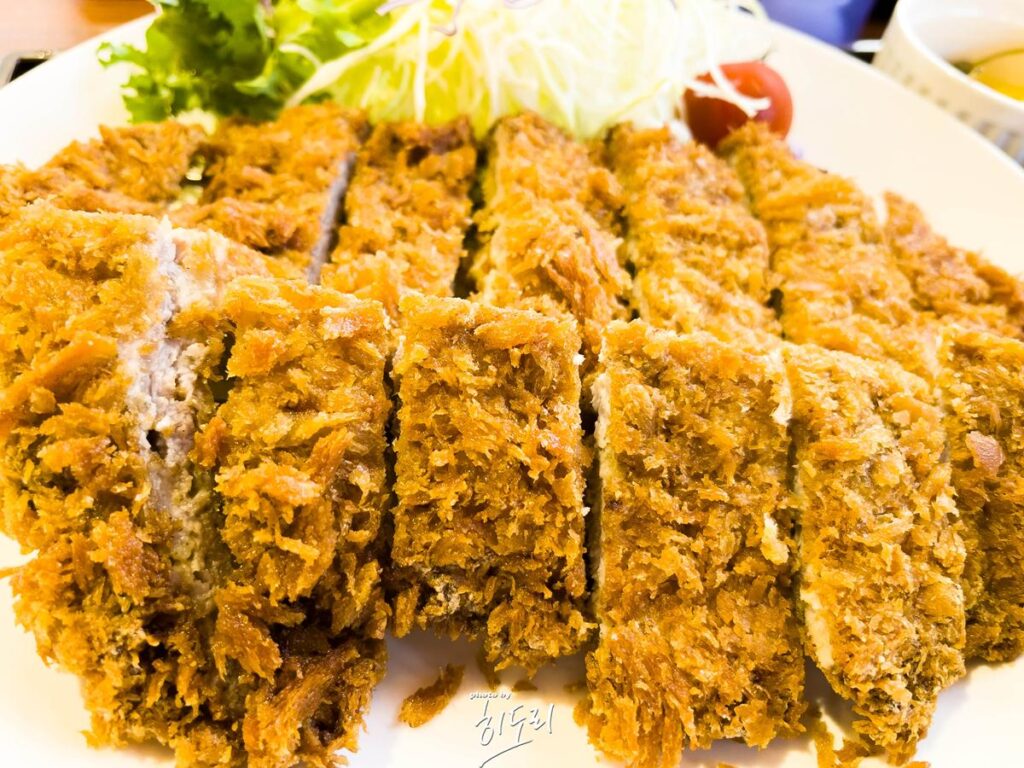 울산 성남동 맛집 - 돈까스 모밀 맛집 메차쿠차 (훨씬 넓은곳으로 이전했어요~) 사진 9