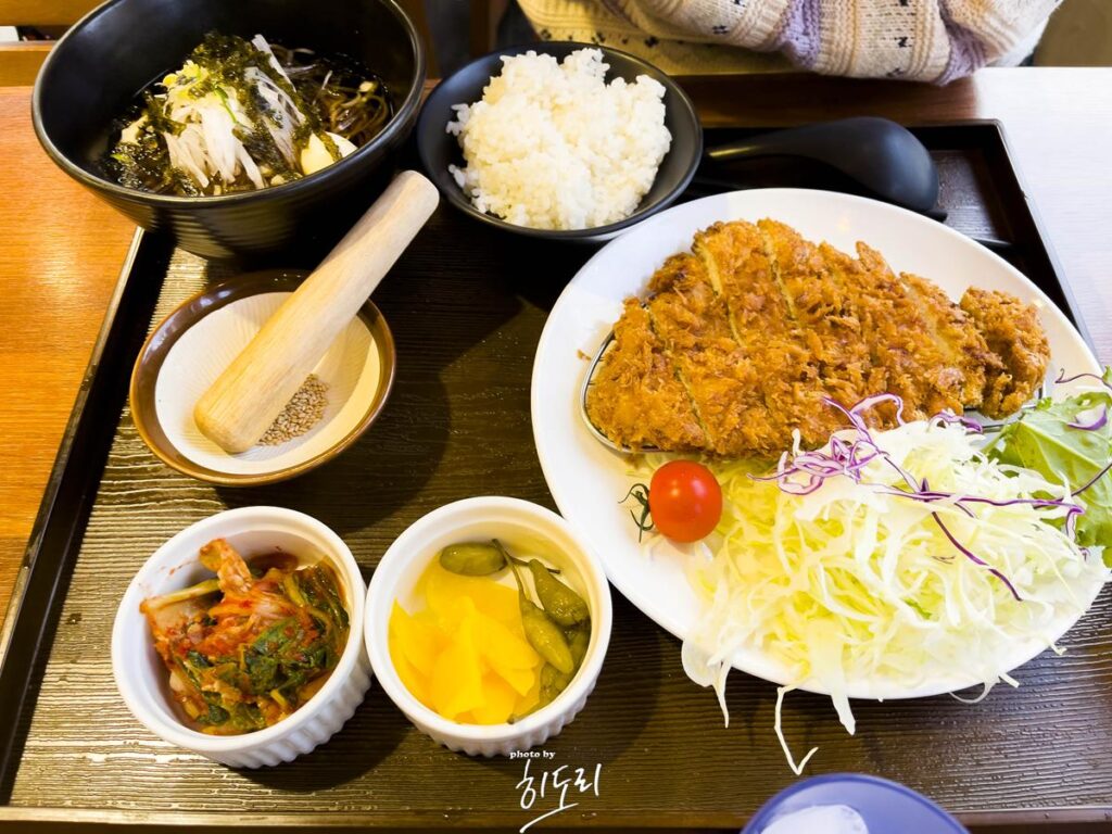 울산 성남동 맛집 - 돈까스 모밀 맛집 메차쿠차 (훨씬 넓은곳으로 이전했어요~) 사진 12