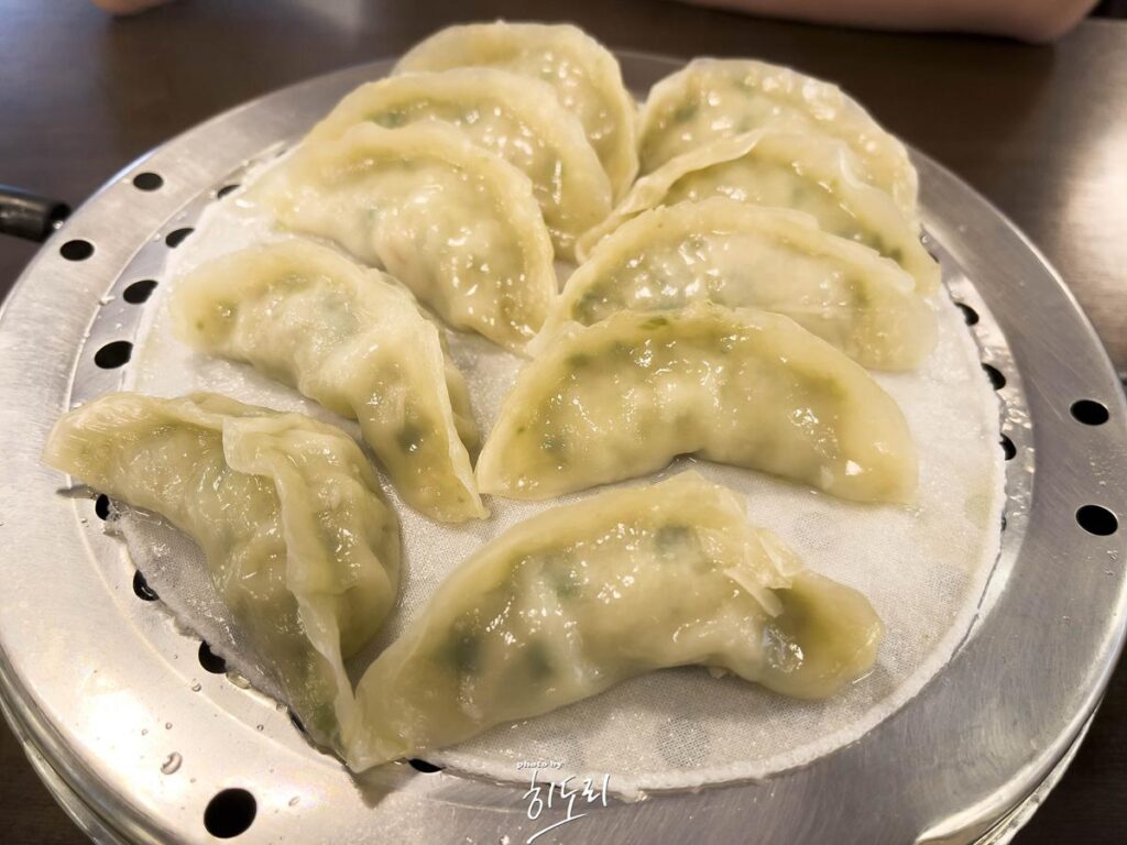 삼산 '밀면전문점' 여름철에 시원한 밀면 한그릇 하세요~ ft.사장님은 조금만 더 친절하면 좋겠습니다. ㅜㅜ 사진 4