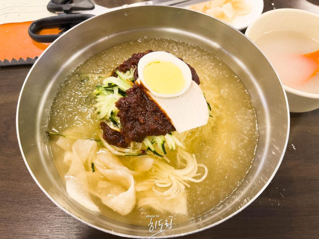 삼산 '밀면전문점' 여름철에 시원한 밀면 한그릇 하세요~ ft.사장님은 조금만 더 친절하면 좋겠습니다. ㅜㅜ 사진 6