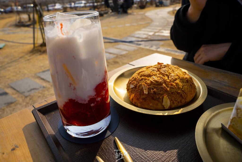 울산 울주 두동카페! 빵도맛잇고~ 야외정원도 멋있고~ '이안에들꽃' 사진 13