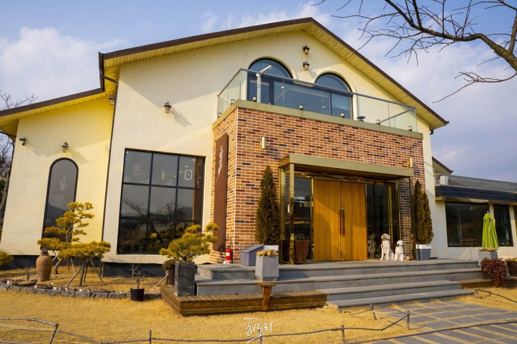 울산 울주 두동카페! 빵도맛잇고~ 야외정원도 멋있고~ '이안에들꽃' 사진 4